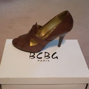 BCBG Chocolate brown leather pumps